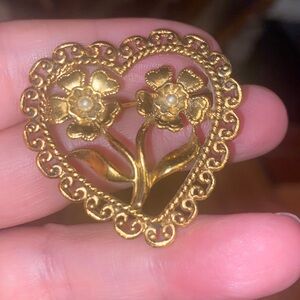Gold tone heart brooch with faux pearls (Ind)